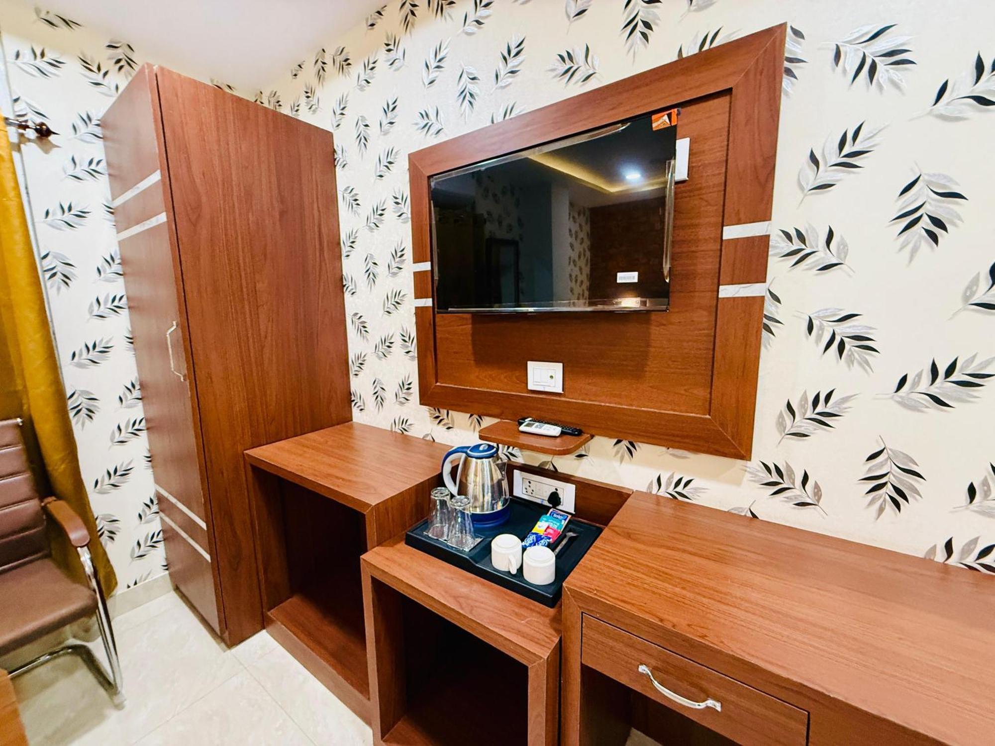 Hotel Golden Crystal Patna  Zewnętrze zdjęcie