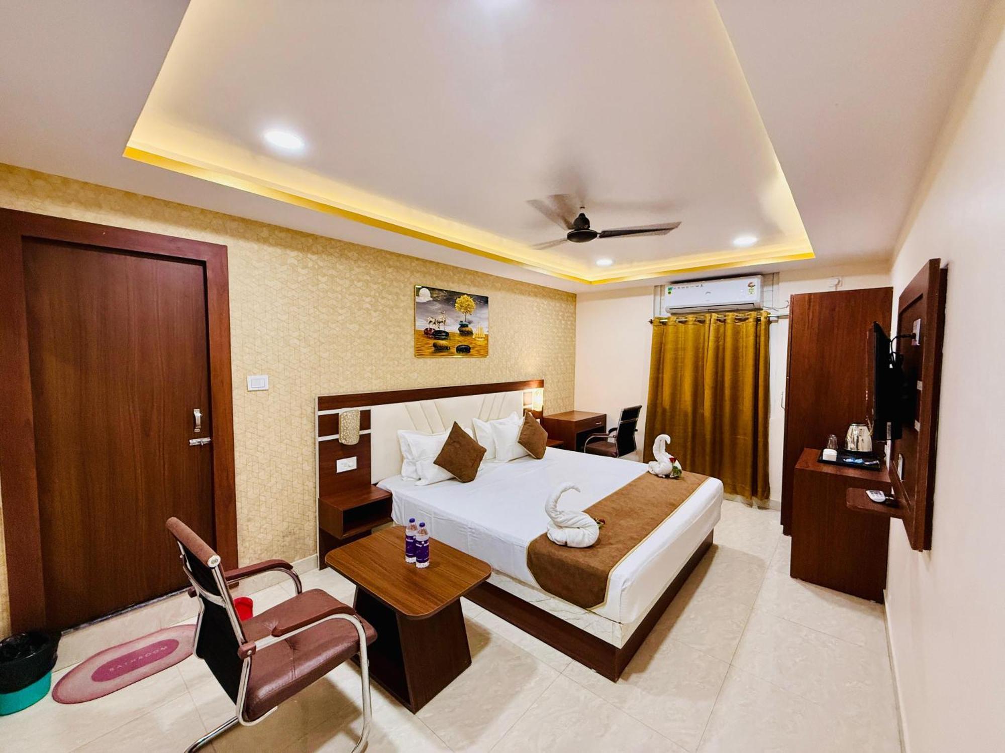 Hotel Golden Crystal Patna  Zewnętrze zdjęcie